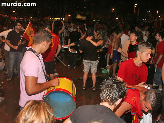Cerca de 15.000 murcianos celebran la Eurocopa en la Plaza Circular - 76