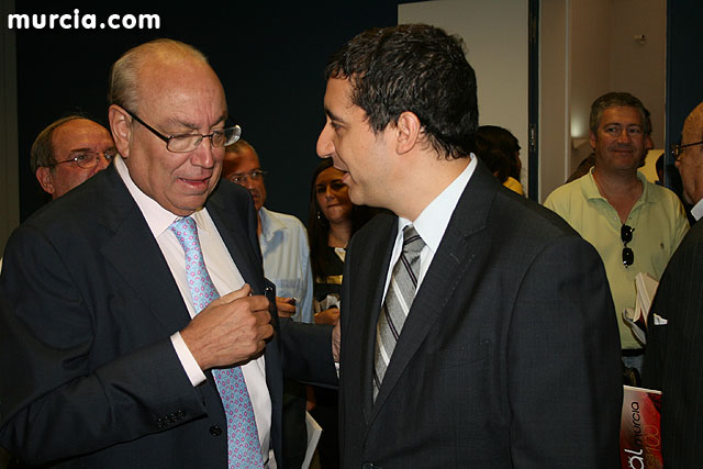 El periodista Ibarra presenta su libro 