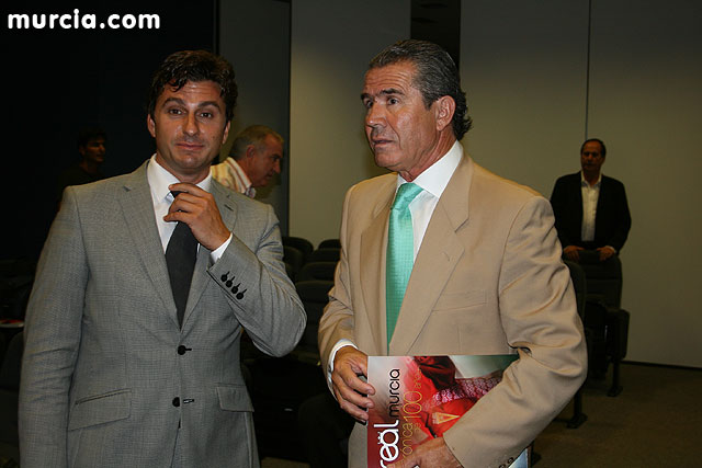 El periodista Ibarra presenta su libro 