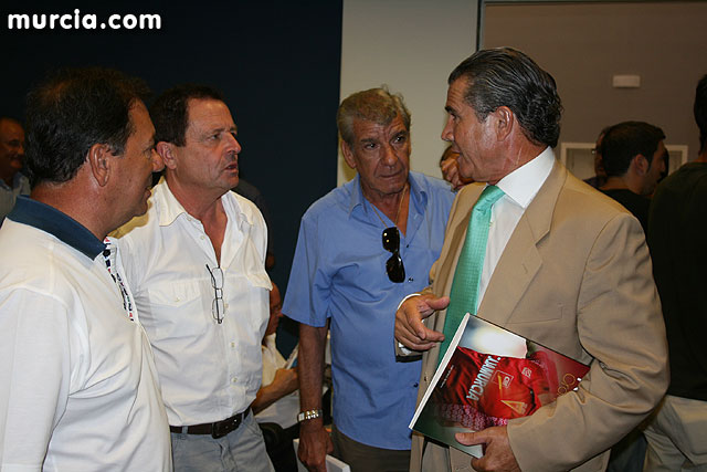 El periodista Ibarra presenta su libro 