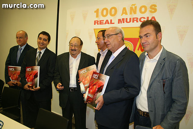 El periodista Ibarra presenta su libro 