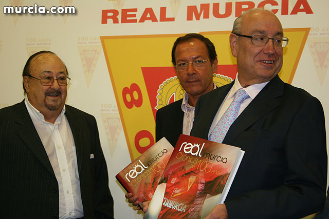 El periodista Ibarra presenta su libro 