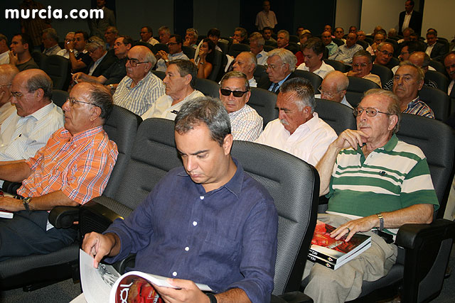 El periodista Ibarra presenta su libro 