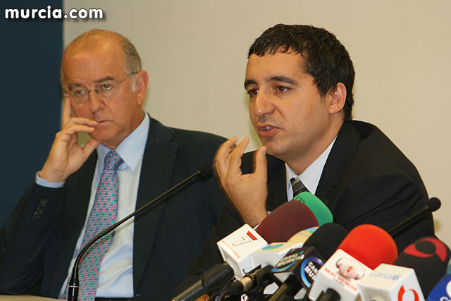 El periodista Ibarra presenta su libro 