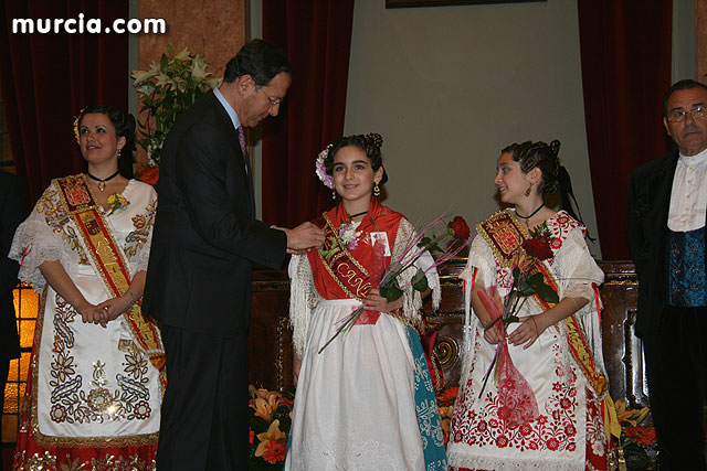 El Alcalde recibe en el Ayuntamiento a las candidatas a Reina de la Huerta infantil y mayor - 60