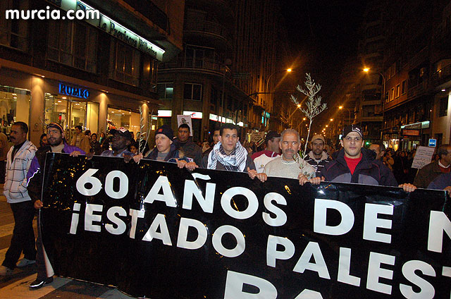 Miles de manifestantes claman en Murcia por la paz en Oriente Medio - 229