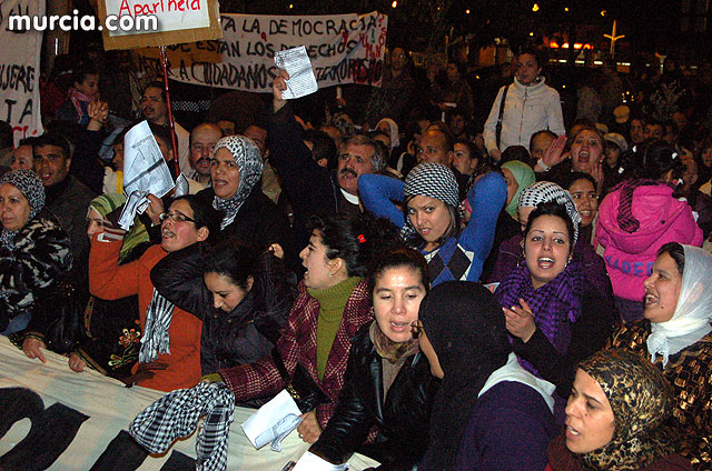 Miles de manifestantes claman en Murcia por la paz en Oriente Medio - 249