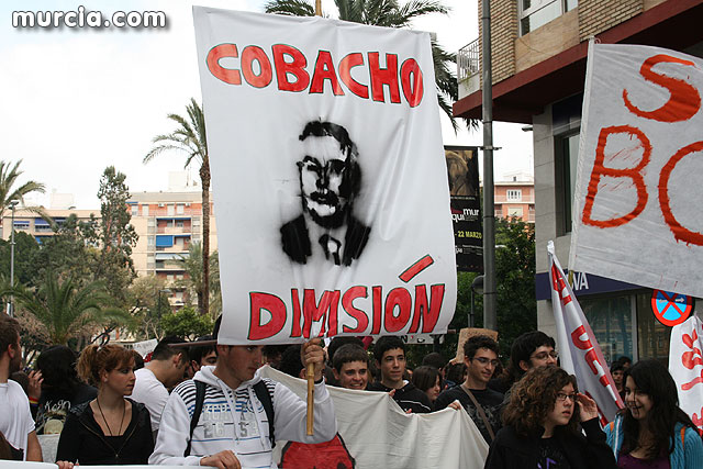Un millar de estudiantes protestan contra el proceso de Bolonia en Murcia - 6