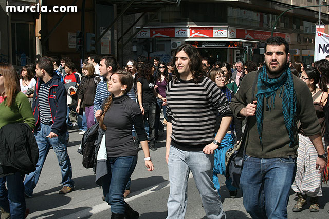 Un millar de estudiantes protestan contra el proceso de Bolonia en Murcia - 66