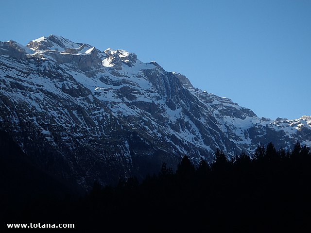Escalada en cascadas de hielo. Pirineos, Bielsa, Valle de Pineta - 75
