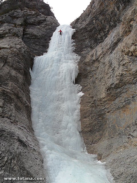 Escalada en cascadas de hielo. Pirineos, Bielsa, Valle de Pineta - 163