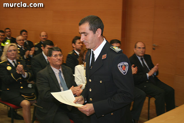 Entrega de diplomas acreditativos a 72 nuevos mandos de las policas locales de la Regin - 19