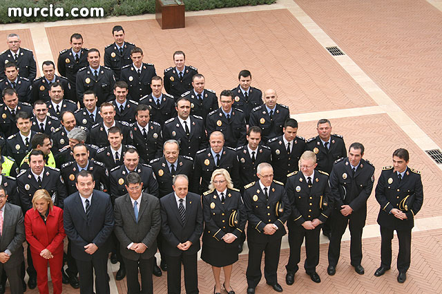 Entrega de diplomas acreditativos a 72 nuevos mandos de las policas locales de la Regin - 102