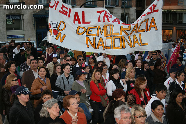 Cientos de miles de personas se manifiestan en Murcia a favor del trasvase - 230