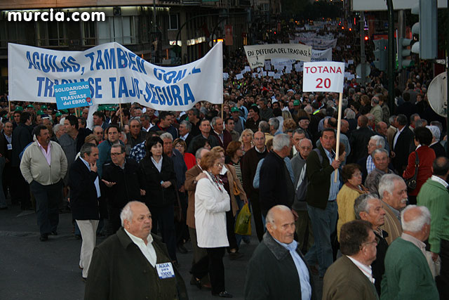 Cientos de miles de personas se manifiestan en Murcia a favor del trasvase - 239