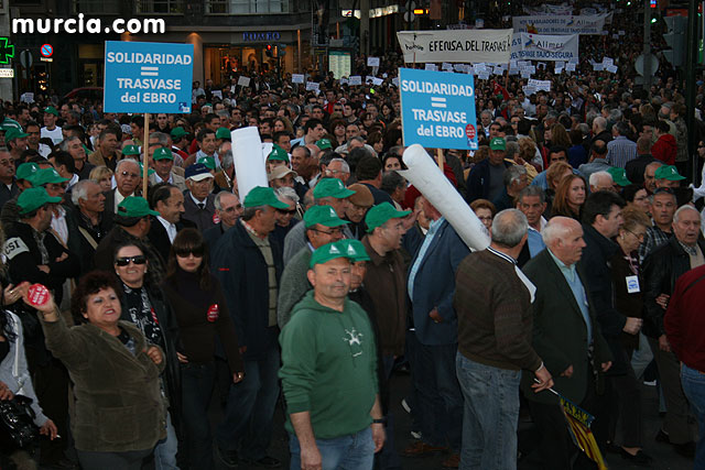Cientos de miles de personas se manifiestan en Murcia a favor del trasvase - 241