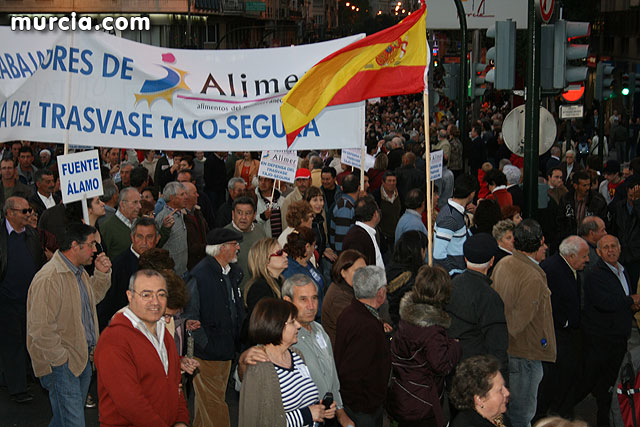 Cientos de miles de personas se manifiestan en Murcia a favor del trasvase - 249