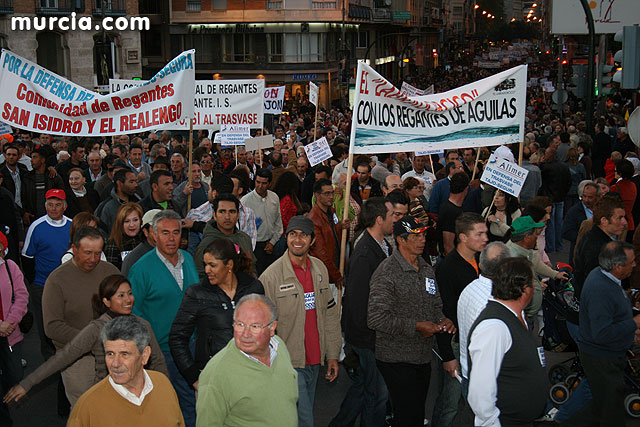 Cientos de miles de personas se manifiestan en Murcia a favor del trasvase - 251