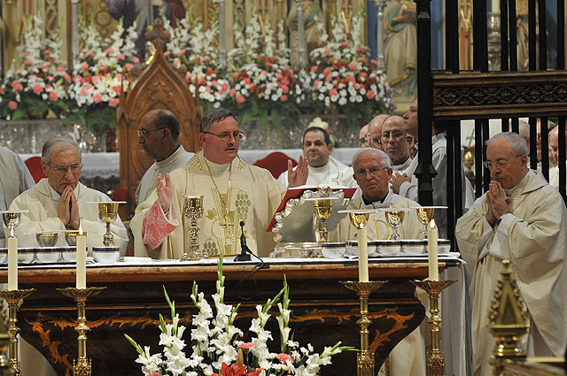Toma de posesin del nuevo obispo de la dicesis de Cartagena, Jos Manuel Lorca Planes, en la Catedral de Murcia - 311