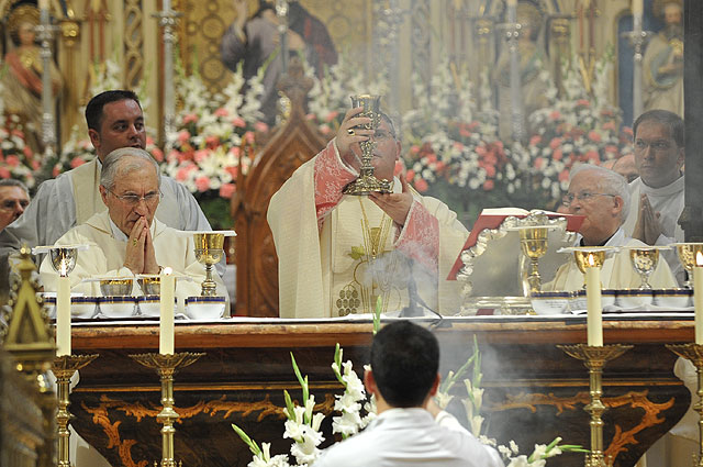 Toma de posesin del nuevo obispo de la dicesis de Cartagena, Jos Manuel Lorca Planes, en la Catedral de Murcia - 320
