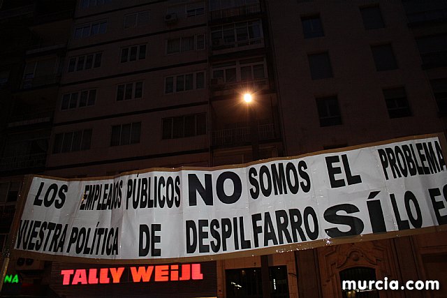 Cerca de 40.000 personas vuelven a manifestar en Murcia su rechazo al “Tijeretazo” de Valcrcel y al preacuerdo al que han llegado algunas organizaciones y la Administracin regional - 227