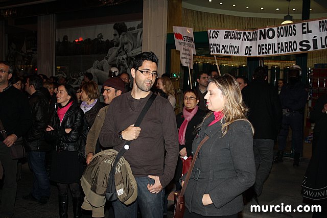 Cerca de 40.000 personas vuelven a manifestar en Murcia su rechazo al “Tijeretazo” de Valcrcel y al preacuerdo al que han llegado algunas organizaciones y la Administracin regional - 246
