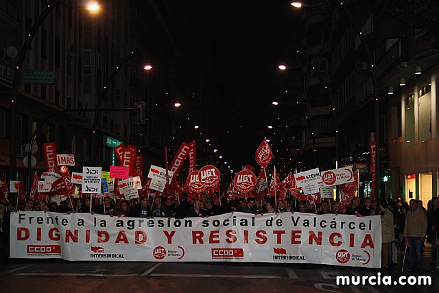 Cerca de 40.000 personas vuelven a manifestar en Murcia su rechazo al “Tijeretazo” de Valcrcel y al preacuerdo al que han llegado algunas organizaciones y la Administracin regional - 249