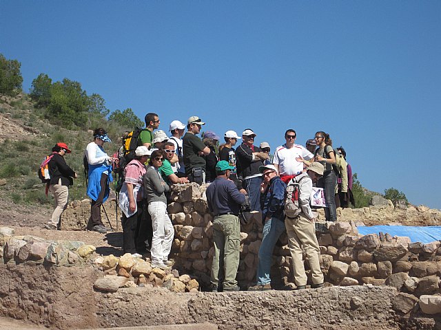 Ruta de senderismo y visita guiada por los arquelogos al Yacimiento Argrico de la Bastida - 182