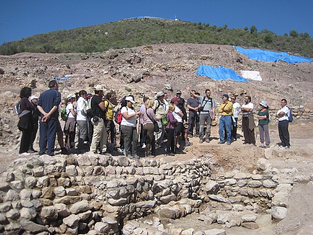 Ruta de senderismo y visita guiada por los arquelogos al Yacimiento Argrico de la Bastida - 188