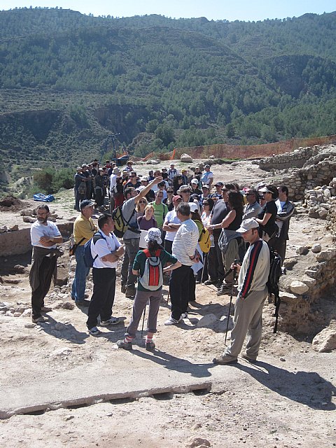 Ruta de senderismo y visita guiada por los arquelogos al Yacimiento Argrico de la Bastida - 190