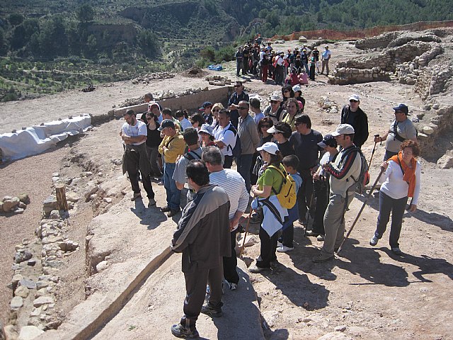 Ruta de senderismo y visita guiada por los arquelogos al Yacimiento Argrico de la Bastida - 191