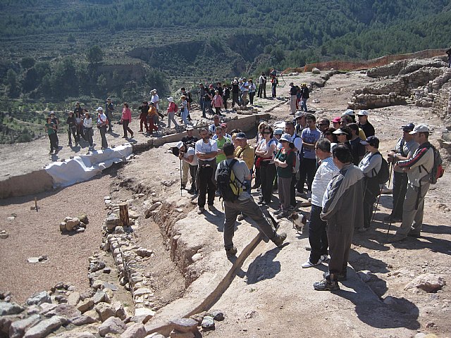 Ruta de senderismo y visita guiada por los arquelogos al Yacimiento Argrico de la Bastida - 193