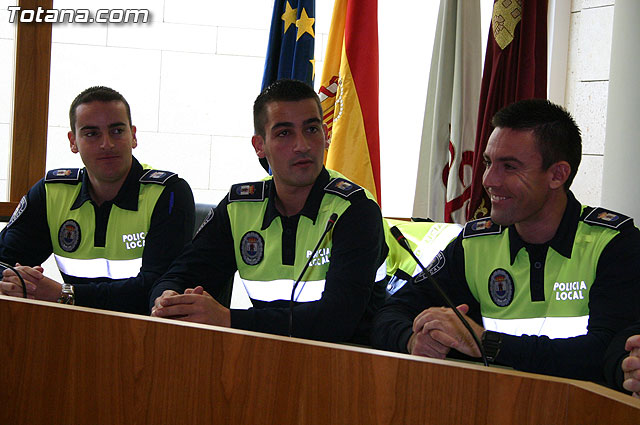 TOMAN POSESIN DE SU CARGO 11 NUEVOS AGENTES DE POLICA LOCAL - 86