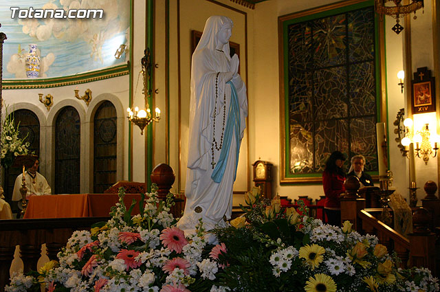 Procesin Virgen de Lourdes y bendicin del retablo - 10