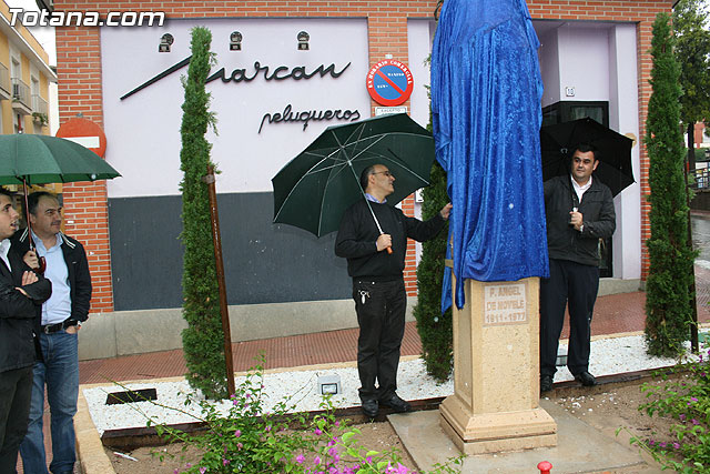 Inauguran una escultura que rinde homenaje a la orden capuchina de Totana - 35