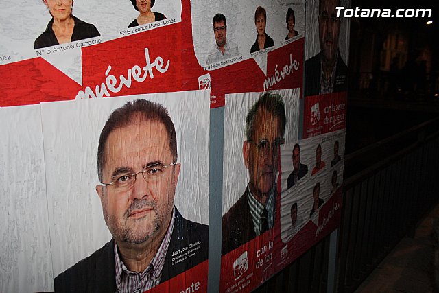 Pegada de carteles. Inicio campaa elecciones mayo 2011 - 72