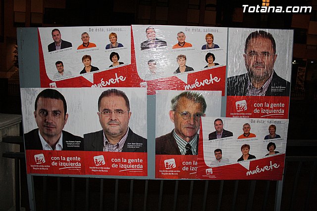 Pegada de carteles. Inicio campaa elecciones mayo 2011 - 90