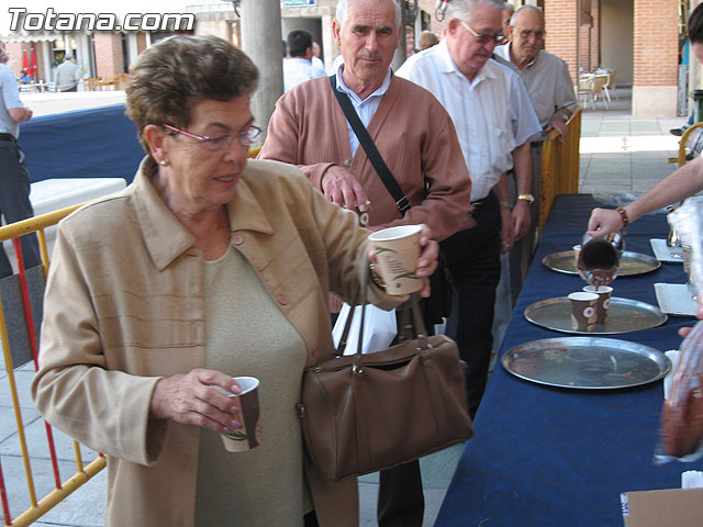 Tradicional desayuno de chocolate y bollos en la plaza Balsa Vieja - 97