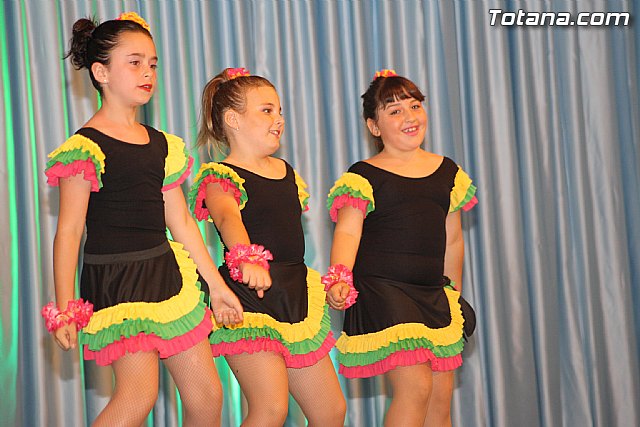 Clausura de la Escuela Deportiva Municipal de Danza 2011 - 430