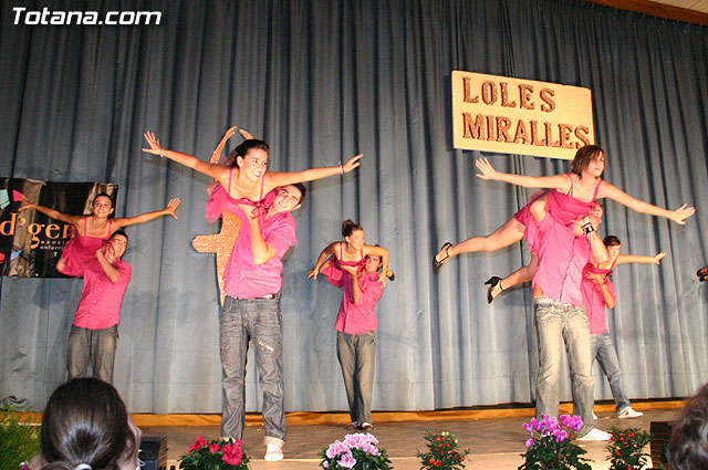 La escuela de danza de Loles Miralles actu a beneficio de la asociacin D'Genes - 234