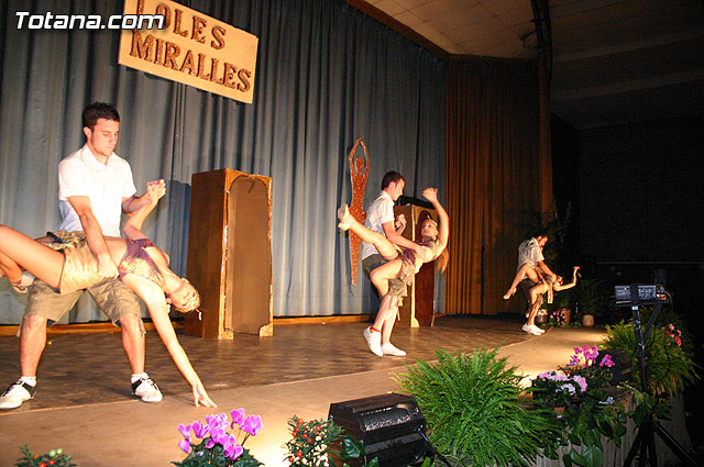 La escuela de danza de Loles Miralles actu a beneficio de la asociacin D'Genes - 273