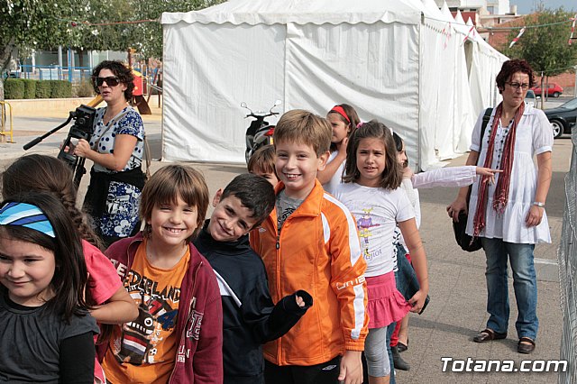 Cientos de escolares han participado en los oficios del campo como el esquilado y el ordeado - 166