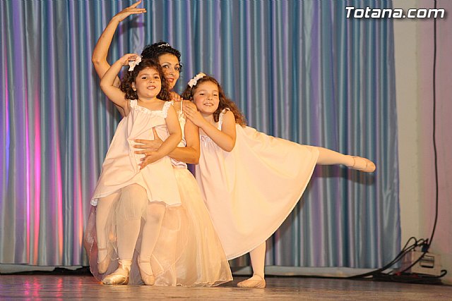 La Escuela de Danza Manoli Cnovas clausura el curso con un espectacular festival - 45