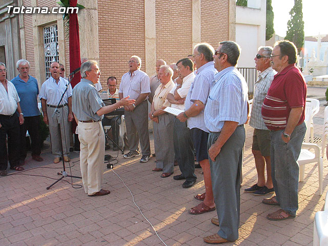 Misa celebrada en honor a la patrona del cementerio municipal 'Nuestra Seora del Carmen' - 2010 - 48