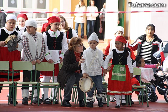 Fiesta navidea. Colegio Santa Eulalia 2010 - 71