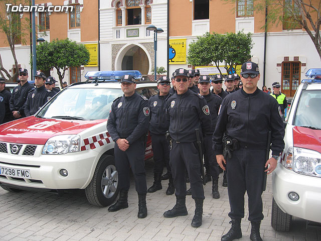 Valcrcel entrega a los ayuntamientos los vehculos para las Unidades Especiales de Seguridad Ciudadana - 71