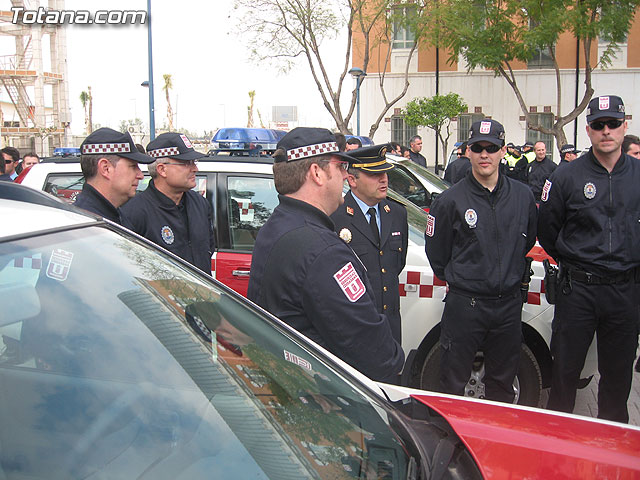 Valcrcel entrega a los ayuntamientos los vehculos para las Unidades Especiales de Seguridad Ciudadana - 104