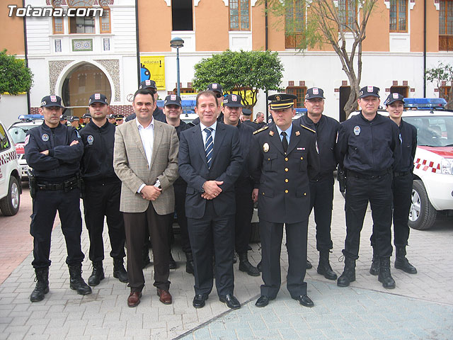 Valcrcel entrega a los ayuntamientos los vehculos para las Unidades Especiales de Seguridad Ciudadana - 109