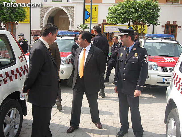 Valcrcel entrega a los ayuntamientos los vehculos para las Unidades Especiales de Seguridad Ciudadana - 119