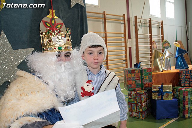 Los Reyes Magos visitaron el Colegio Reina Sofa - 262
